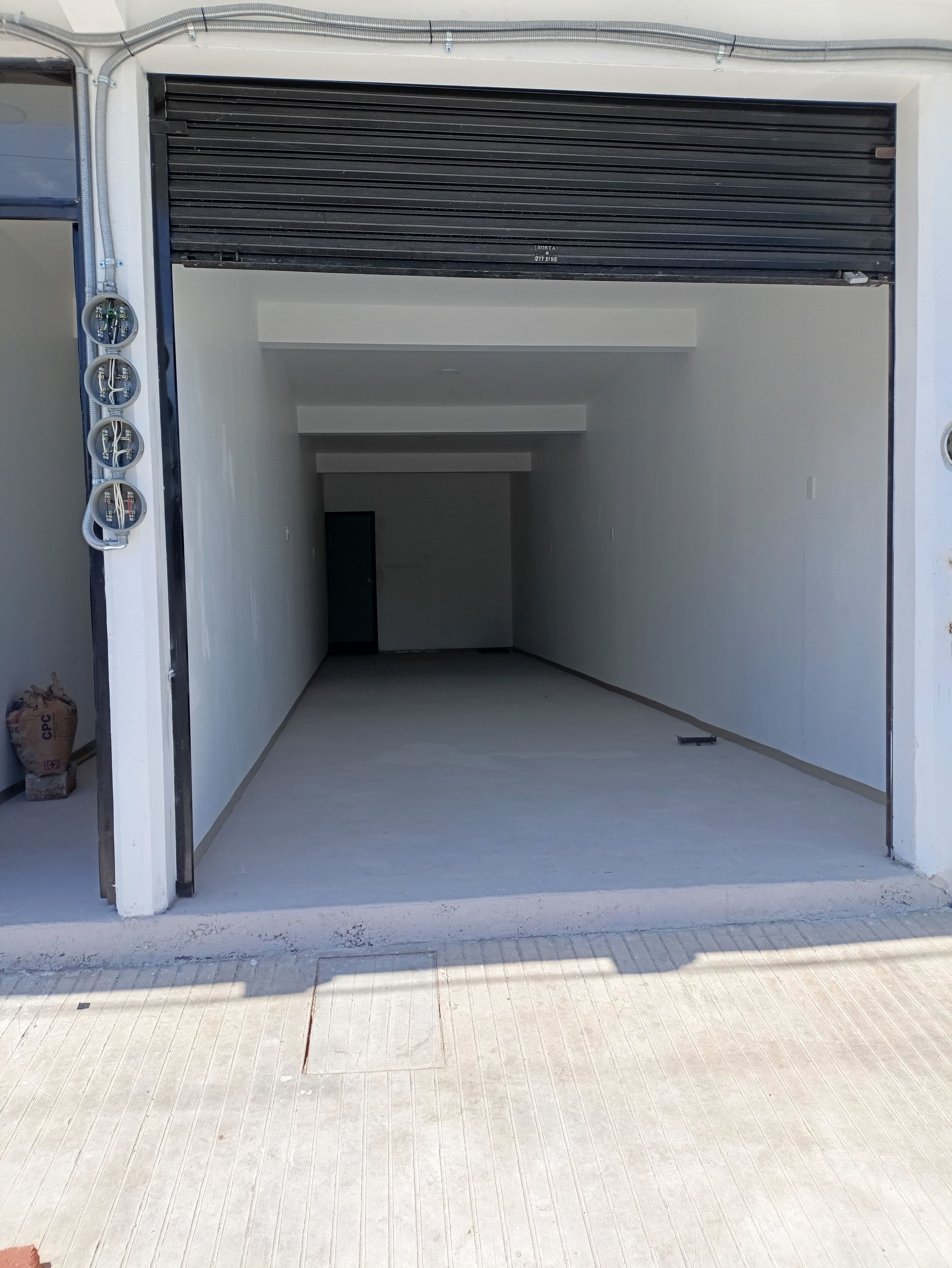 Locales Comerciales en Renta en Querétaro, Colonia Manantiales - 2